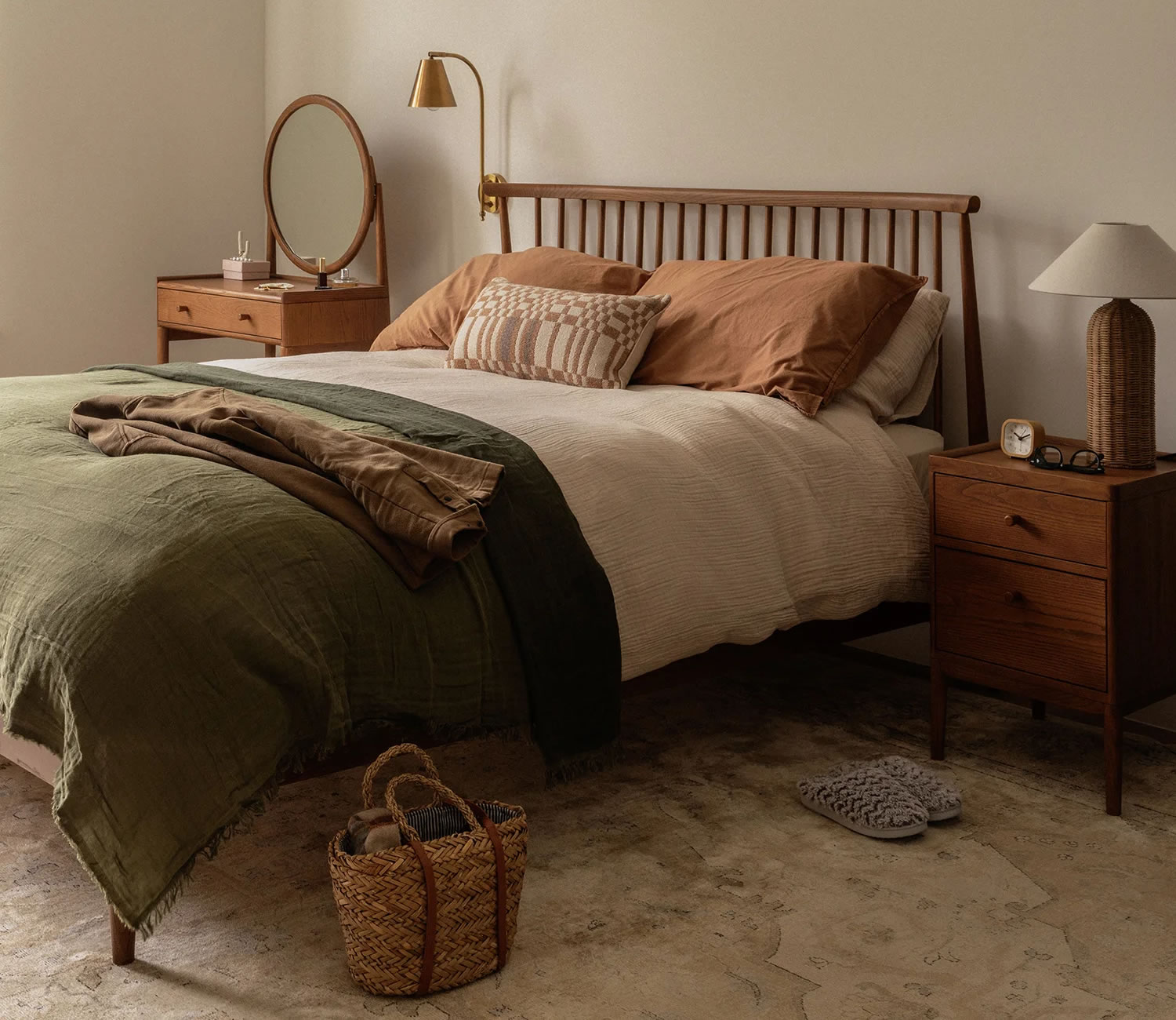 ercol Salina bedframe cabinet dressing table